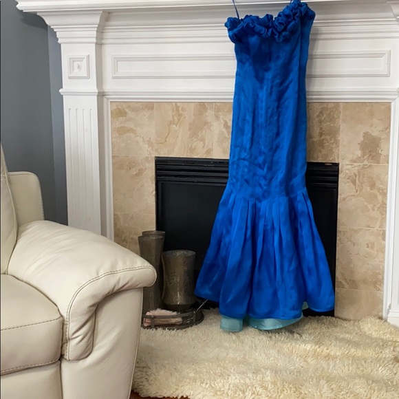 TADASHI SHOJI  SIZE 8 - Picture 1 of 6